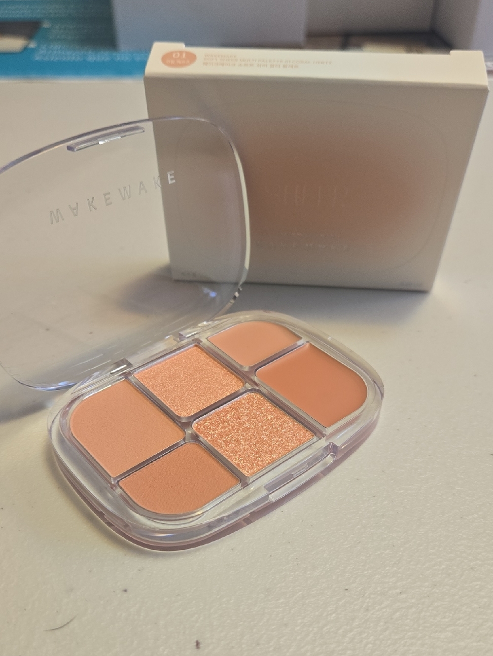 Wakemake Eyeshadow Palette - 6 Shades - 01 Coral Hertz